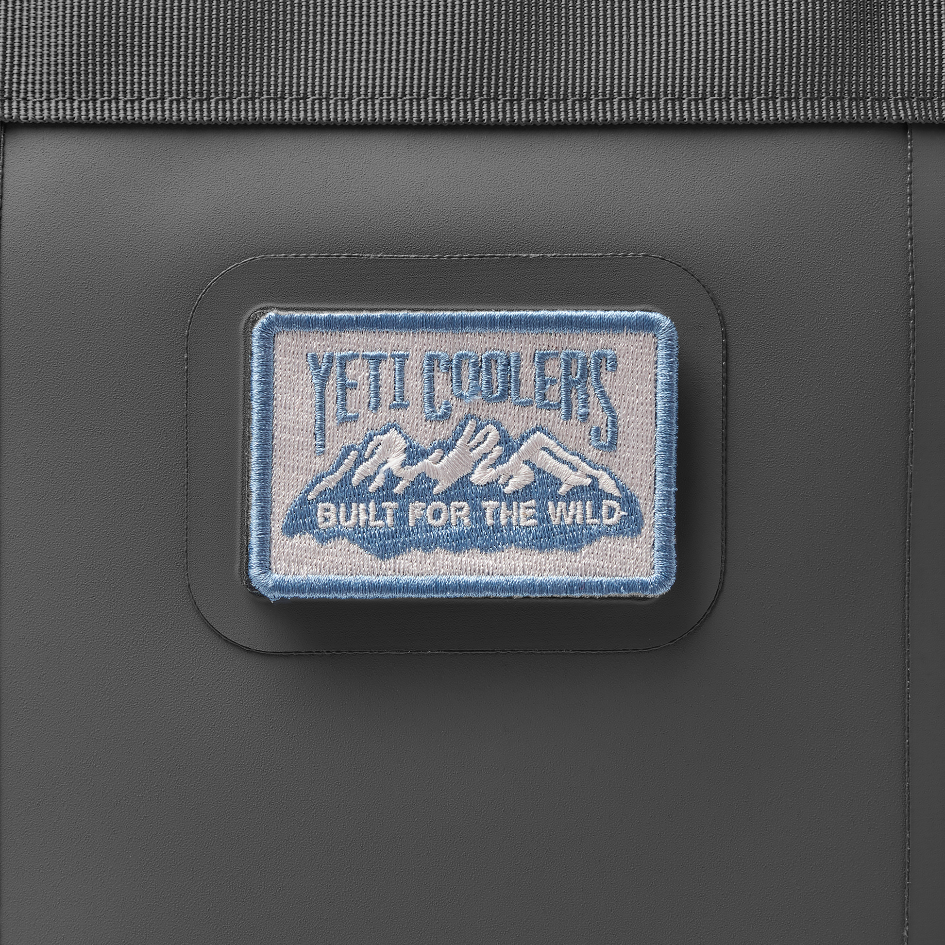 YETI Coolers® Bergketten-Aufnäher