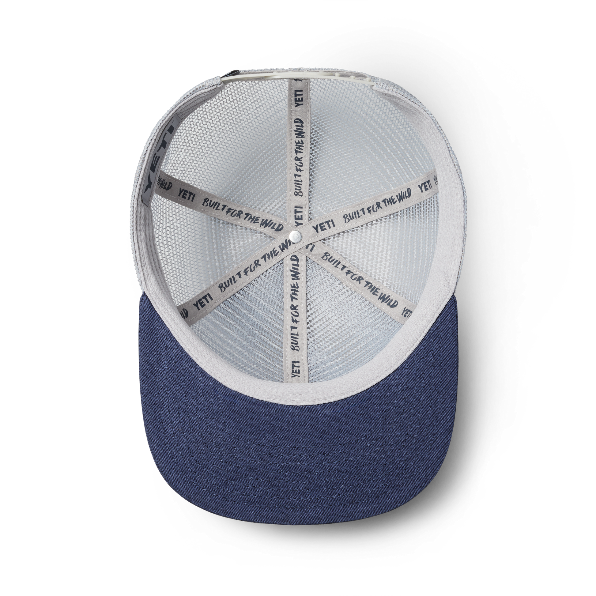 Cap mit flacher Krempe